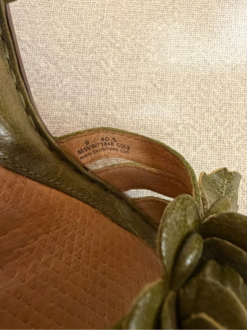 4/$20 Born Olive Green Floral Leather Heeled Sandals